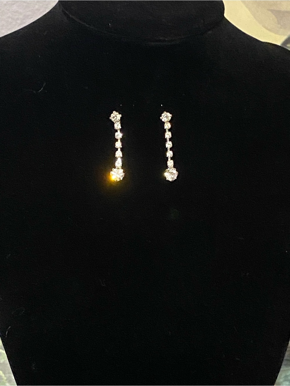 Vintage Dressbarn Silvertone Clear Crystal Rhinestone Linear Tennis Drop Earring